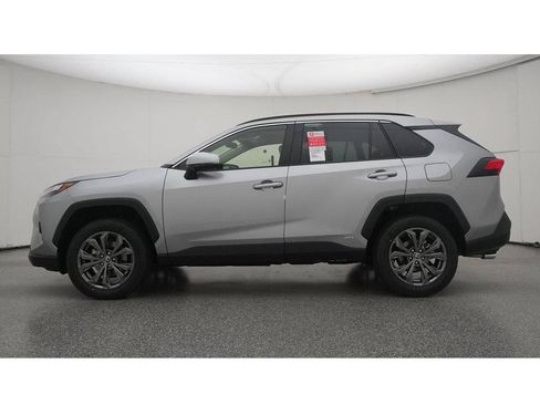 Used 2023 Toyota RAV4 XLE Premium AWD/4WD image 23