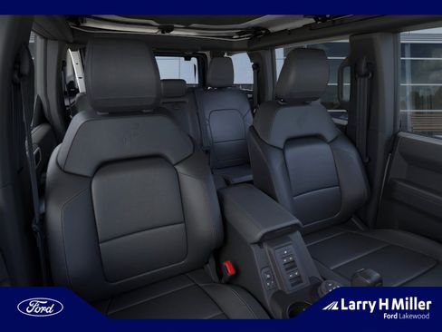 New 2025 Ford Bronco Badlands AWD/4WD image 9