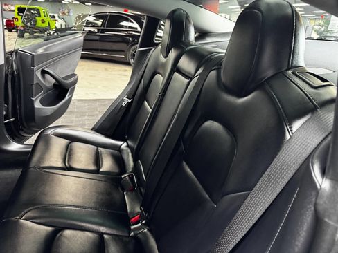 Used 2021 Tesla Model 3 Standard Range Plus image 40