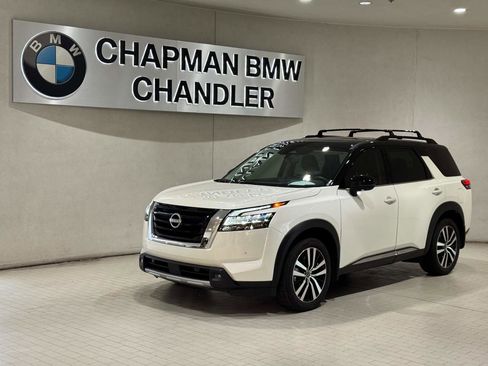Used 2024 Nissan Pathfinder Platinum w/ Cargo Package FWD image 1