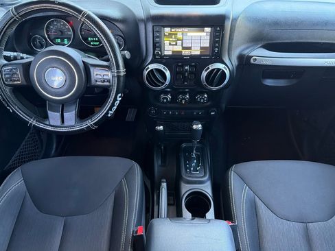 Used 2015 Jeep Wrangler Unlimited Sahara w/ Max Tow Package AWD/4WD image 13
