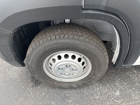 Used 2024 RAM ProMaster 2500 image 18