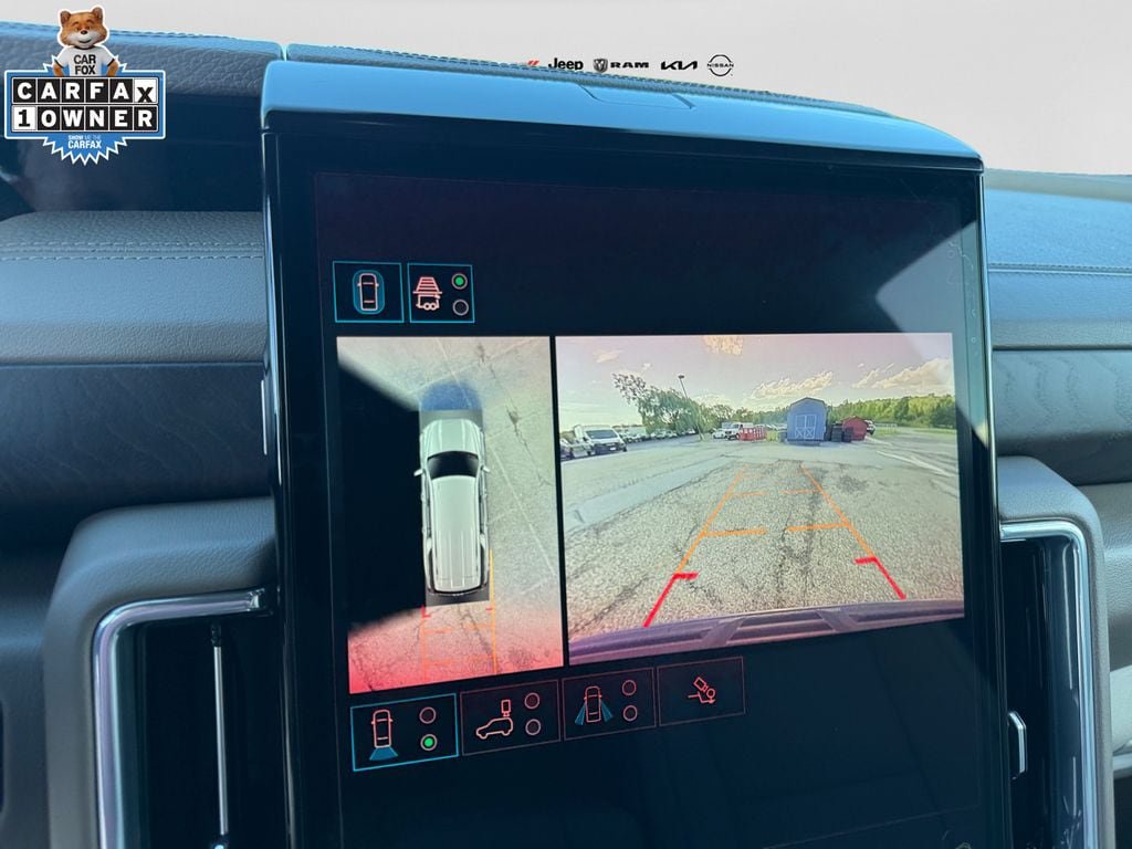 Used 2025 GMC Yukon XL Denali AWD/4WD image 26