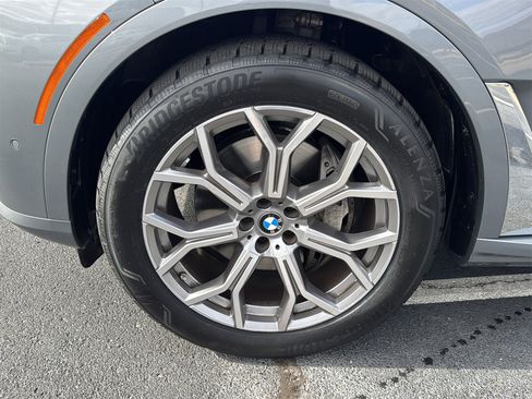 Used 2023 BMW X7 xDrive40i w/ Executive Package image 9