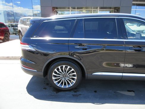 Used 2024 Lincoln Aviator Reserve AWD/4WD image 10