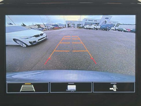 Used 2021 Chevrolet Traverse LT image 20