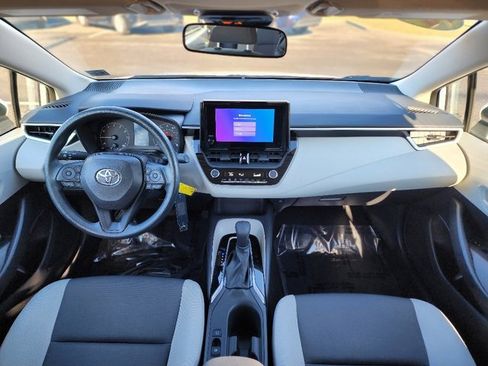 Used 2023 Toyota Corolla LE image 29