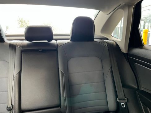 Used 2025 Volkswagen Jetta SE image 37