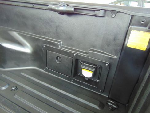 Used 2015 Toyota Tacoma 4x4 Double Cab w/ TRD Off-Road Package image 25