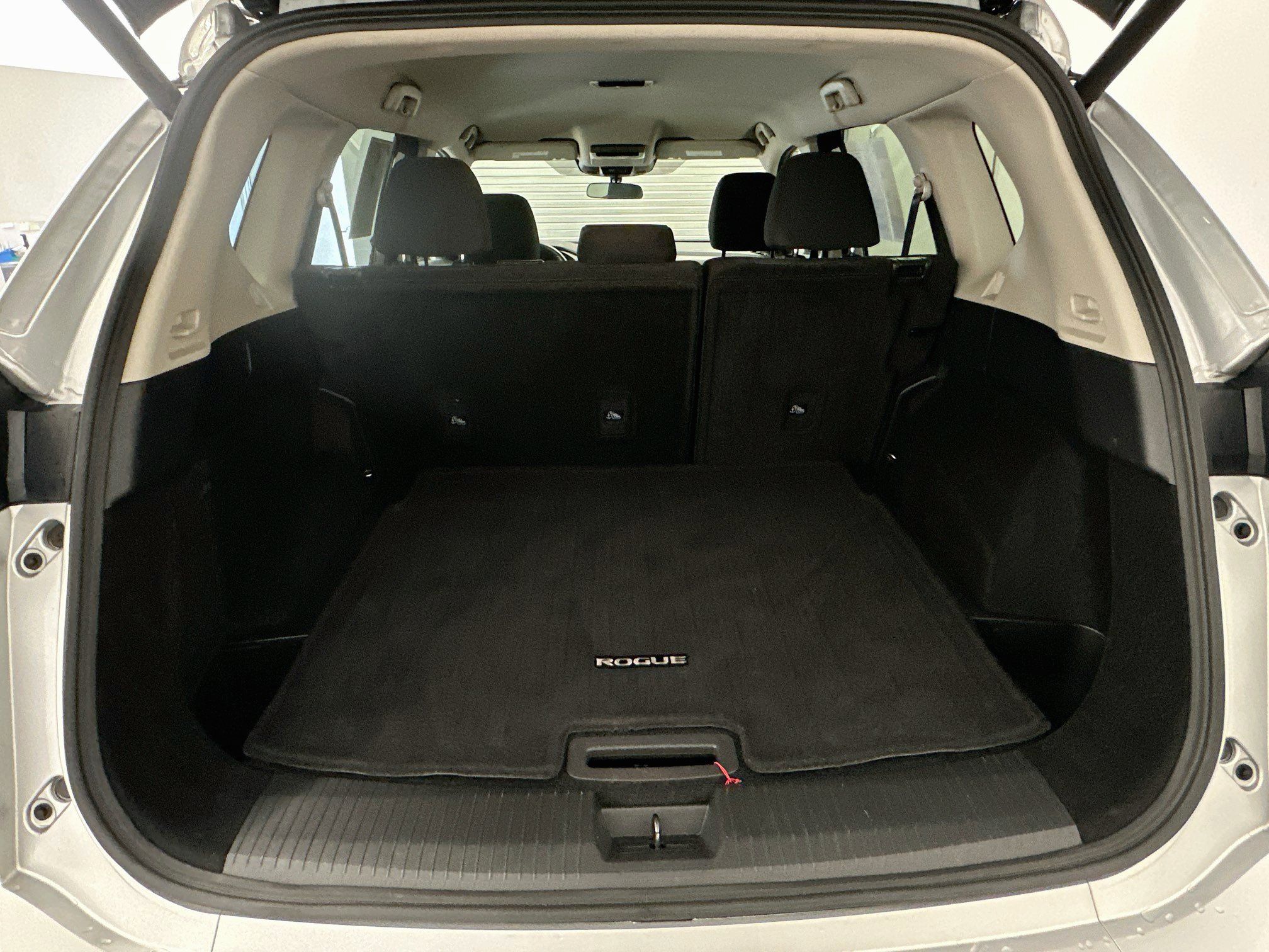 Used 2025 Nissan Rogue SV AWD/4WD image 29
