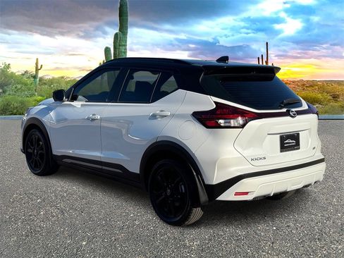 Used 2024 Nissan Kicks SR w/ SR Premium Package image 5