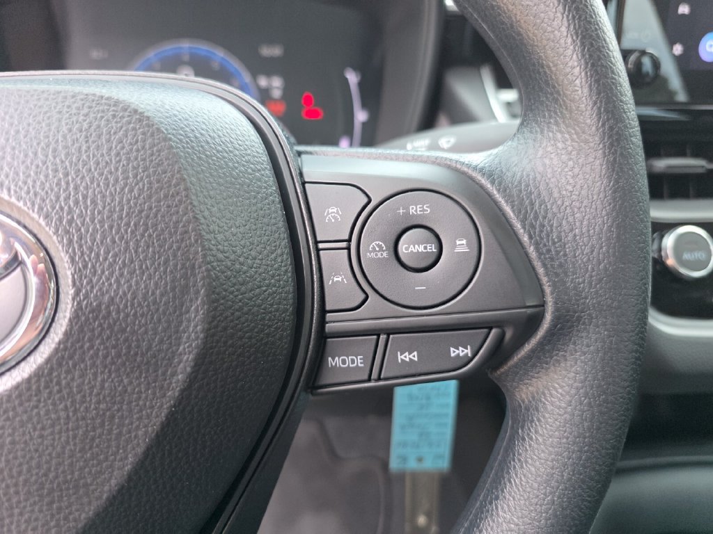 Used 2026 Toyota Corolla LE FWD image 30