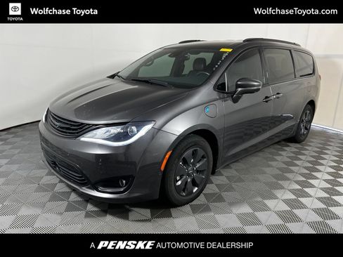 Used 2019 Chrysler Pacifica Limited w/ Advanced Safetytec Group FWD image 1