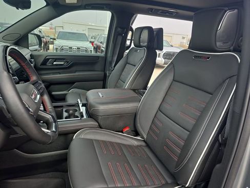 Used 2025 GMC Yukon XL AT4 Ultimate image 16