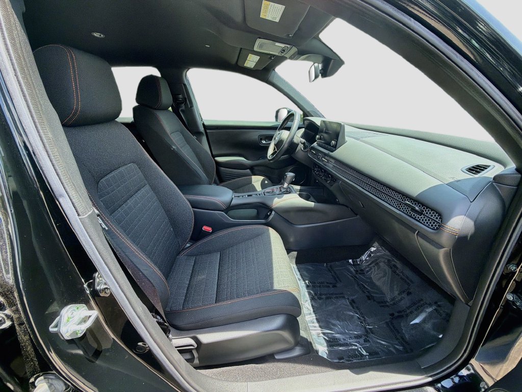 Certified 2023 Honda HR-V Sport image 30