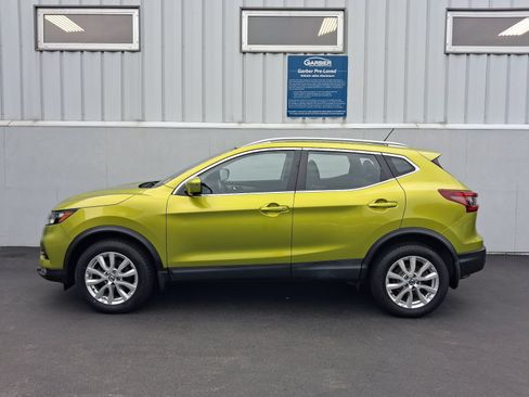 Used 2020 Nissan Rogue Sport SV w/ Technology Package AWD/4WD image 2