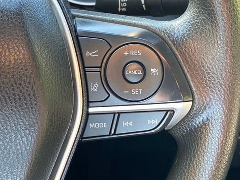 Used 2021 Toyota Camry LE w/ Convenience Package FWD image 19