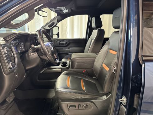 Used 2023 GMC Sierra 2500 AT4 AWD/4WD image 3