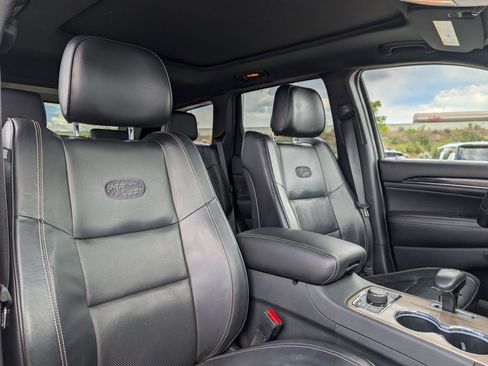 Used 2015 Jeep Grand Cherokee Overland w/ Advanced Technology Group AWD/4WD image 29