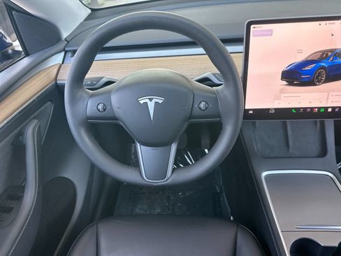 Used 2023 Tesla Model Y Long Range AWD/4WD image 14