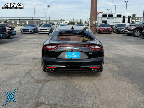 Used 2019 Kia Stinger GT2 AWD/4WD image 6