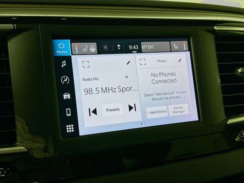 Used 2022 Chrysler Voyager LX image 15