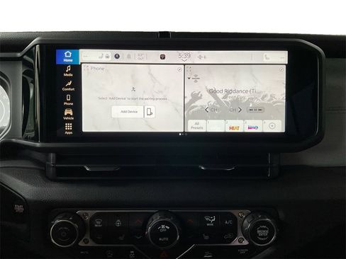 New 2025 Jeep Gladiator Sport image 12