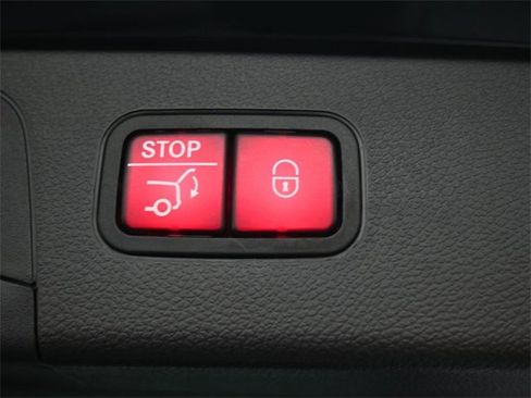 Used 2022 Mercedes-Benz GLC 300 GLC 300 image 25