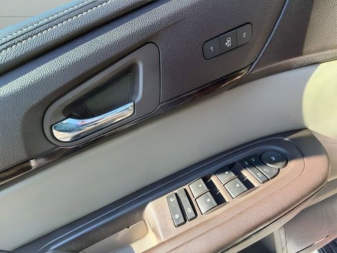 Used 2016 GMC Acadia Denali image 11