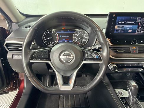 Used 2023 Nissan Altima 2.5 SV w/ SV Premium Package FWD image 16