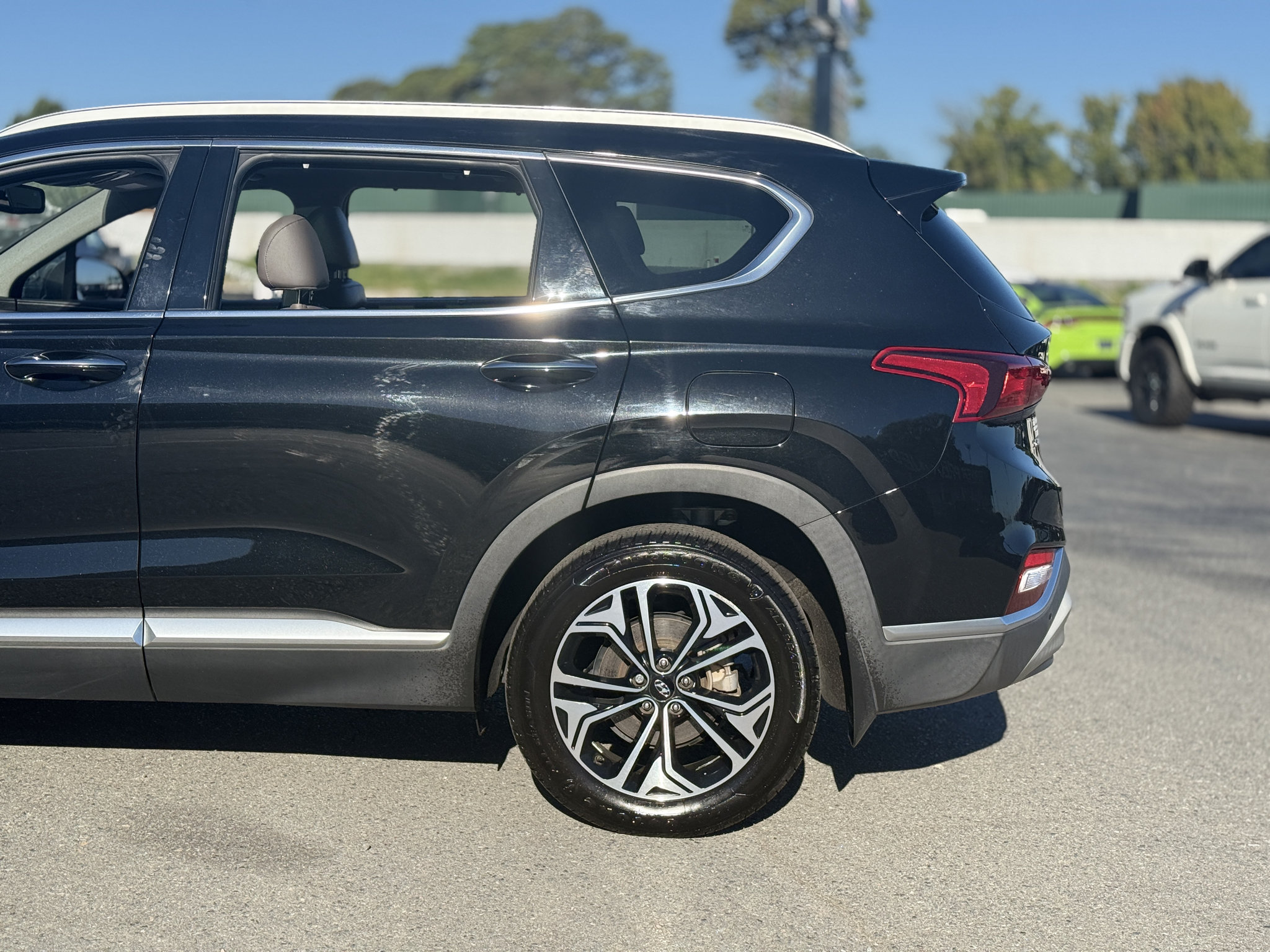 Used 2020 Hyundai Santa Fe SEL w/ Cargo Package FWD image 6