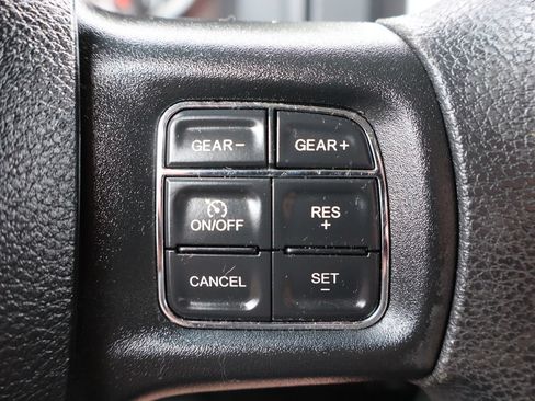 Used 2020 RAM 1500 Classic SLT RWD image 30