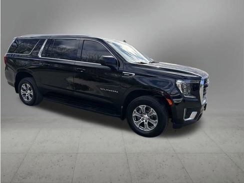 Used 2023 GMC Yukon XL SLE image 7