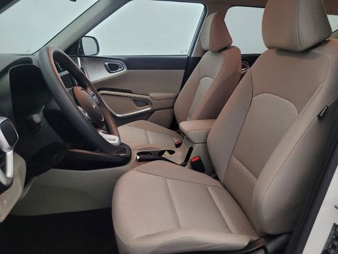 Used 2025 Kia Soul LX w/ LX Technology Package image 17