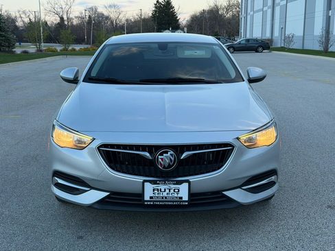 Used 2018 Buick Regal Preferred image 2