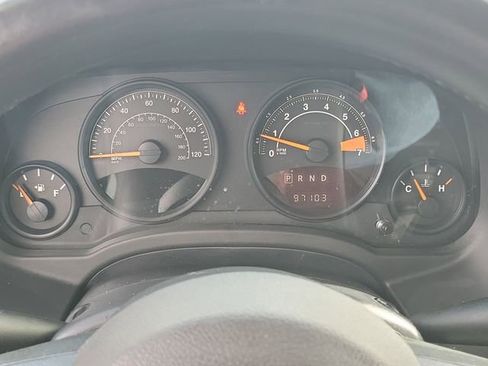 Used 2017 Jeep Patriot Latitude AWD/4WD image 18