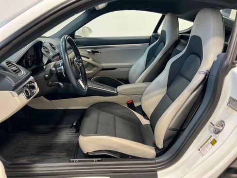 Used 2018 Porsche 718 Cayman w/ Light Design Package image 17