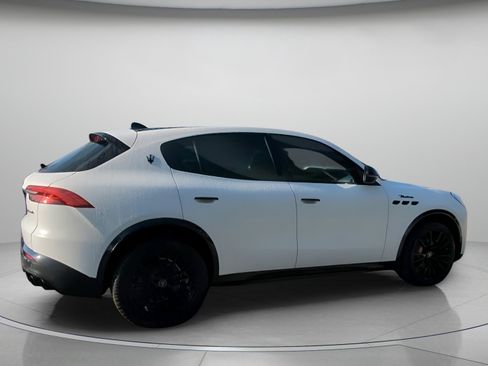 Used 2025 Maserati Grecale Modena image 30