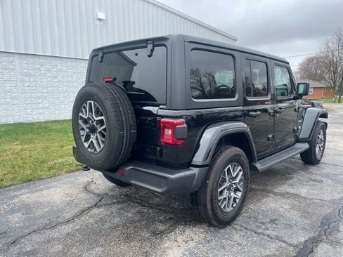 Used 2024 Jeep Wrangler Unlimited Sahara w/ Safety Group AWD/4WD image 14