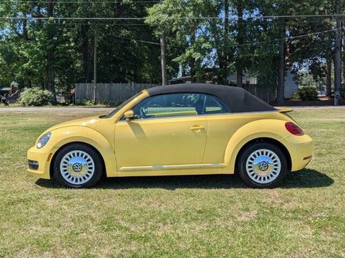 Used 2015 Volkswagen Beetle 1.8T FWD image 6