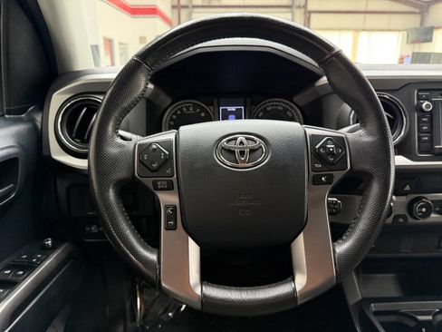 Used 2017 Toyota Tacoma SR5 w/ Tow Package AWD/4WD image 22