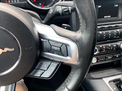 Used 2018 Ford Mustang Coupe RWD image 23