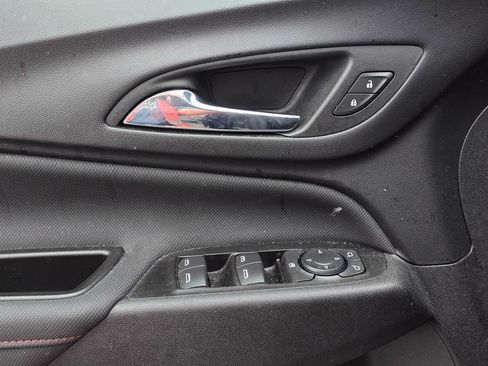 Used 2022 Chevrolet Equinox RS w/ RS Leather Package image 9