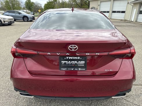 Used 2022 Toyota Avalon XLE FWD image 40