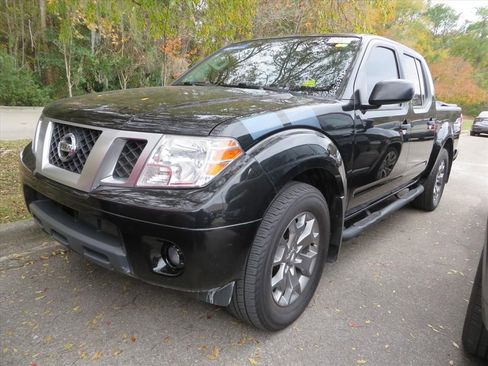 Used 2021 Nissan Frontier SV image 2