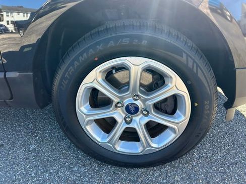 Used 2018 Ford EcoSport SE image 2