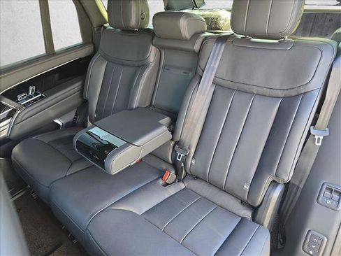 New 2026 Land Rover Range Rover Long Wheelbase SE image 12