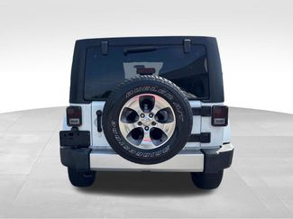 Used 2016 Jeep Wrangler Unlimited Sahara w/ Dual Top Group AWD/4WD video 3