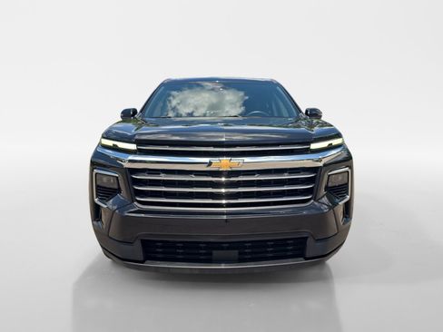 Used 2025 Chevrolet Traverse LT AWD/4WD image 9