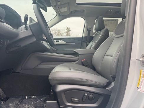 New 2026 Ford Explorer Active w/ Active Comfort Package image 20